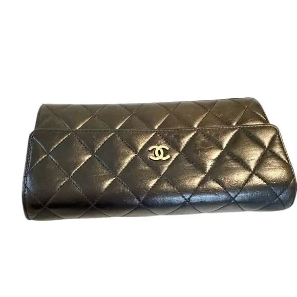 Chanel Black Quilted Leather Wallet